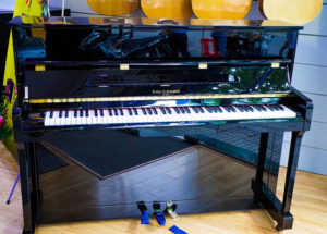Top 5 cây đàn piano giá rẻ cho người mới tập
