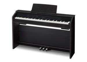 Nên chọn đàn piano yamaha hay piano casio cho người mới học?