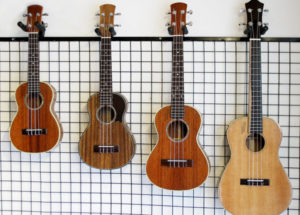 Đàn Guitar Valote – 3 cách phân biệt sự khác nhau giữa guitar cổ điển và đệm hát