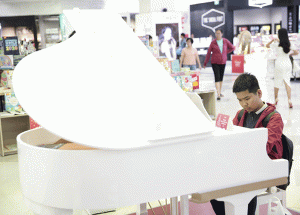 Đàn Piano cùng bạn thăng hoa nguồn cảm xúc
