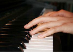 Hướng dẫn luyện ngón đàn Piano đúng cách
