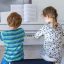 Làm thế nào phụ huynh có thể giúp đỡ trẻ học piano