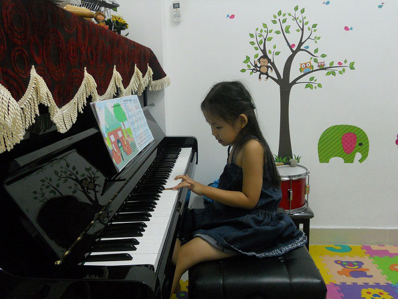 Nên bắt đầu cho bé học piano và violin khi nào? 1